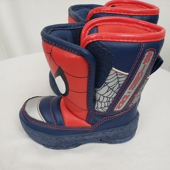 Spider-Man Red and Blue Toddler Snowboots Sz 5 - Picture 2 of 6